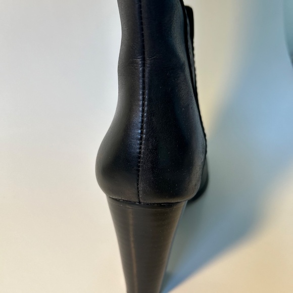 black heeled leather boots - Picture 2 of 12